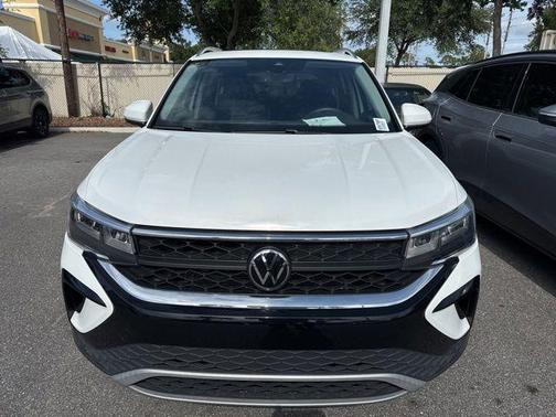 Pure White 2023 Volkswagen Taos 1.5T SE