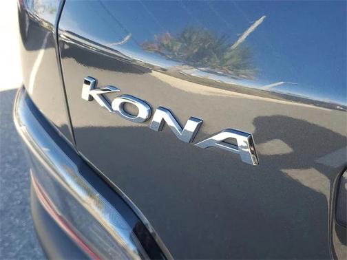 2022 Hyundai KONA SE