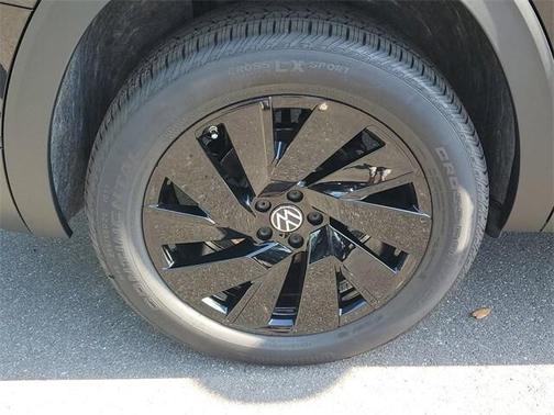2025 Volkswagen Atlas 2.0T SE w/Technology 4MOTION