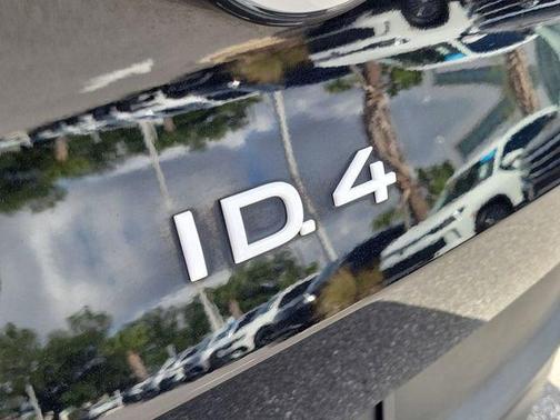 Deep Black 2023 Volkswagen ID.4 Pro S
