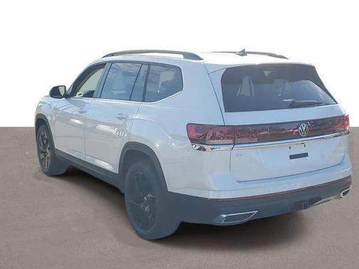 White 2026 Volkswagen Atlas 2.0T SE w/Technology