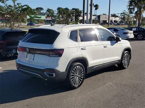 2025 Volkswagen Taos 1.5T SE