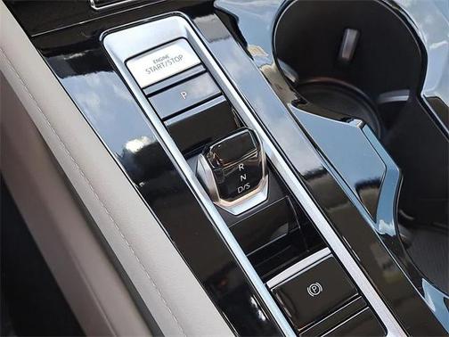 2025 Volkswagen Atlas 2.0T SEL Premium R-Line 4MOTION