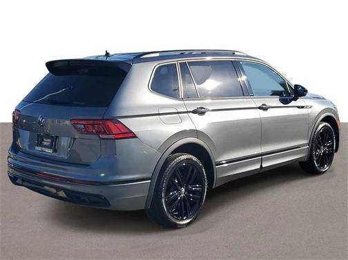 2022 Volkswagen Tiguan 2.0T SE R-Line Black