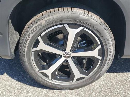 2025 Volkswagen Tiguan 2.0T SE 4MOTION