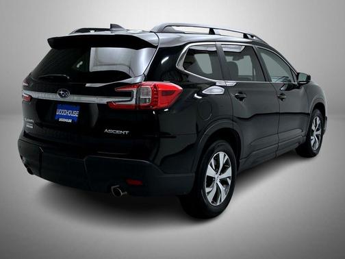 Crystal Black Silica 2025 Subaru Ascent Premium 7-Passenger