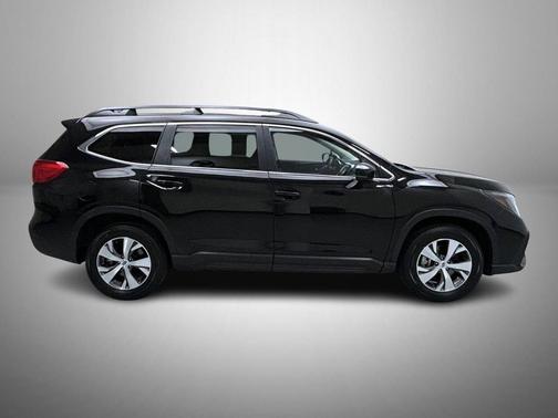 Crystal Black Silica 2025 Subaru Ascent Premium 7-Passenger