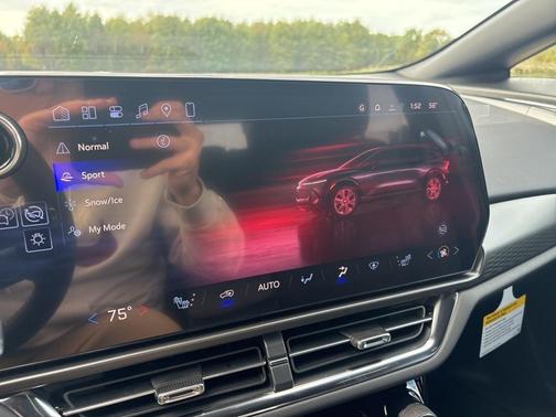 2026 Chevrolet Equinox EV LT 1