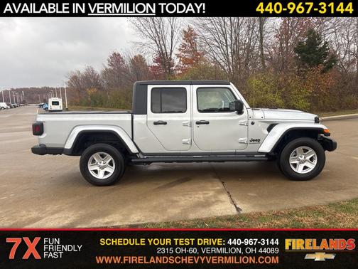 2022 Jeep Gladiator Sport