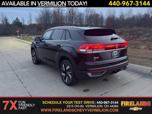 2025 Volkswagen Atlas Cross Sport 2.0T SE w/Technology
