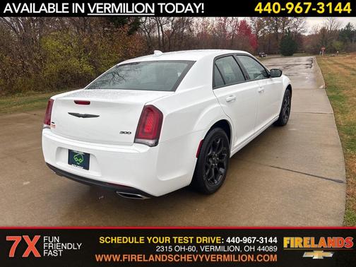 2022 Chrysler 300 Touring