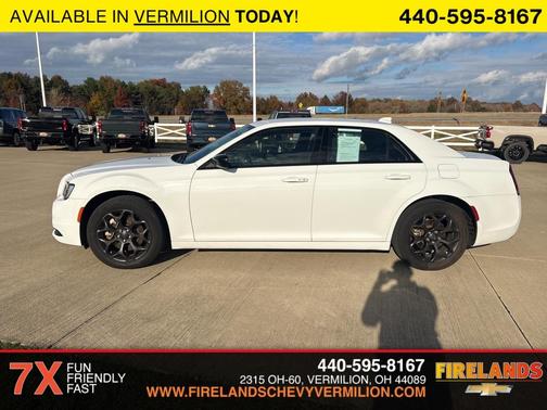 2022 Chrysler 300 Touring