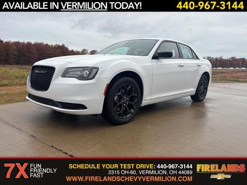 2022 Chrysler 300 Touring