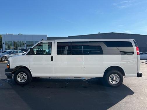 2024 Chevrolet Express 3500 LT