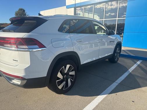 2024 Volkswagen Atlas Cross Sport 2.0T SE w/Technology
