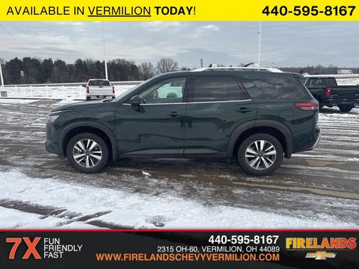 2024 Nissan Pathfinder SL