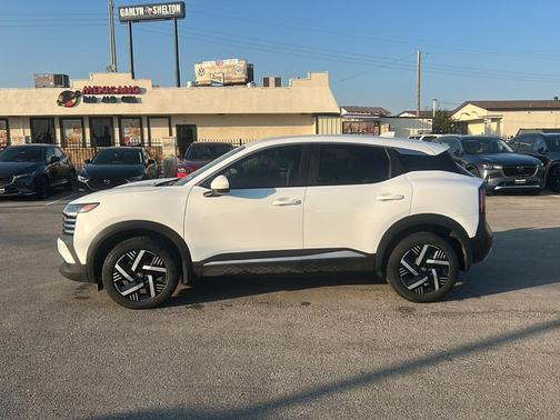 2025 Nissan Kicks SV