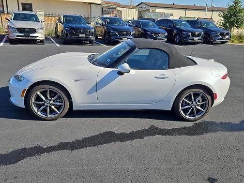 2022 Mazda MX-5 Miata Grand Touring