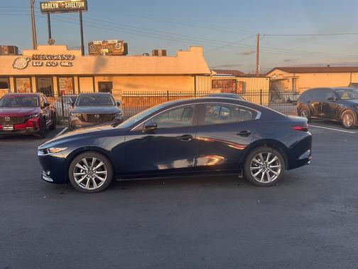 2025 Mazda Mazda3 FWD w/Preferred Package