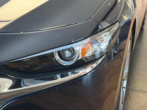 2025 Mazda Mazda3 FWD w/Preferred Package