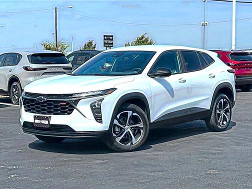 Summit White 2024 Chevrolet Trax 1RS