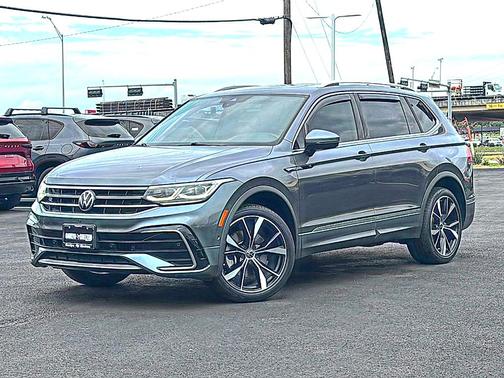 Platinum Gray Metallic 2022 Volkswagen Tiguan 2.0T SEL R-Line