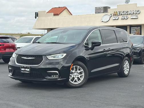 2023 Chrysler Pacifica Touring-L