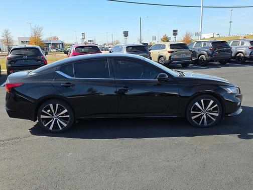 2021 Nissan Altima 2.5 SR