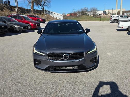 2019 Volvo S60 T6 R-Design