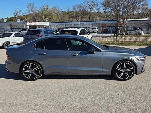 2019 Volvo S60 T6 R-Design