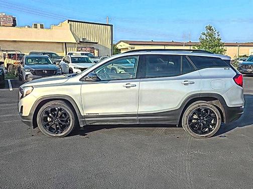 Quicksilver Metallic 2021 GMC Terrain SLE