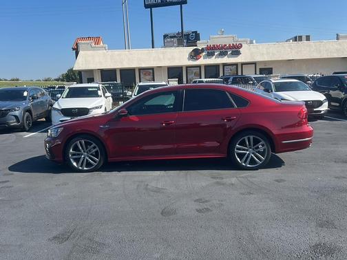 2018 Volkswagen Passat 2.0T R-Line