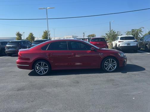 2018 Volkswagen Passat 2.0T R-Line