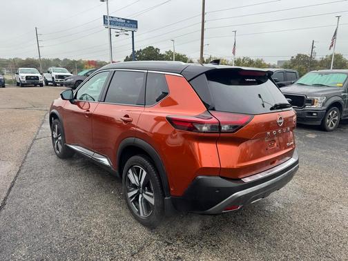 2022 Nissan Rogue SL