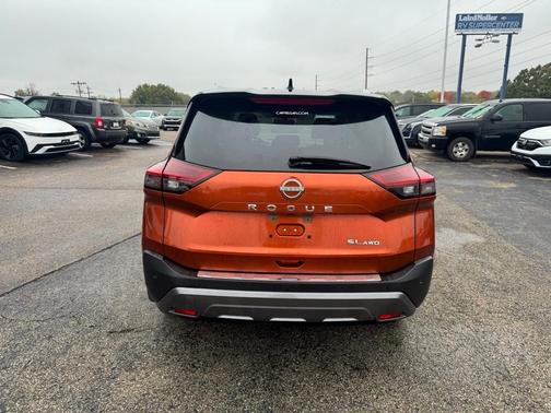 2022 Nissan Rogue SL