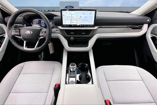 White Metallic 2026 Ford Explorer Platinum