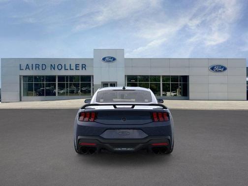 2025 Ford Mustang Dark Horse