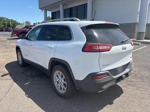 Bright White Clearcoat 2018 Jeep Cherokee Latitude Plus