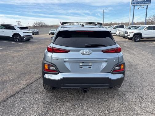 2021 Hyundai KONA SEL