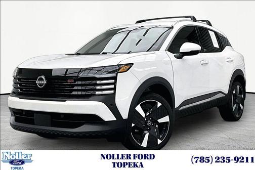 Aspen White Tri 2025 Nissan Kicks SR