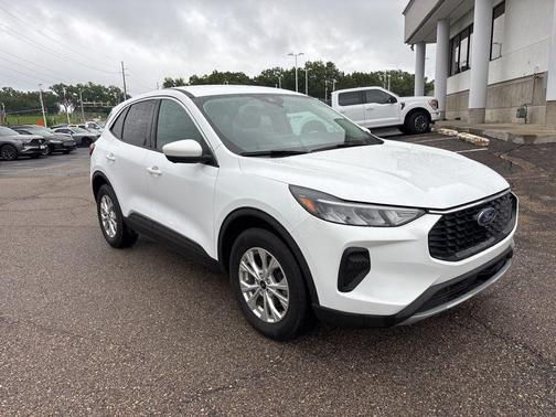 Oxford White 2023 Ford Escape Active