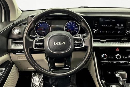2023 Kia Carnival LX