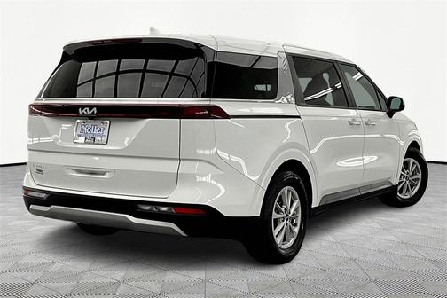 2023 Kia Carnival LX