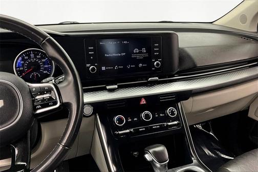 2023 Kia Carnival LX