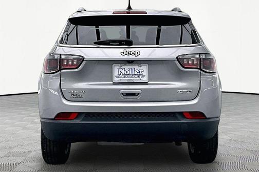 Billet Silver Metallic Clearcoat 2022 Jeep Compass Latitude Lux
