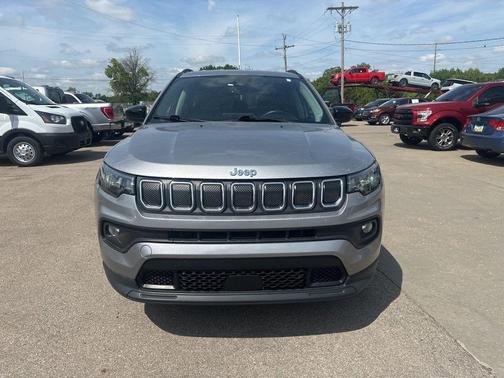 Billet Silver Metallic Clearcoat 2022 Jeep Compass Latitude Lux