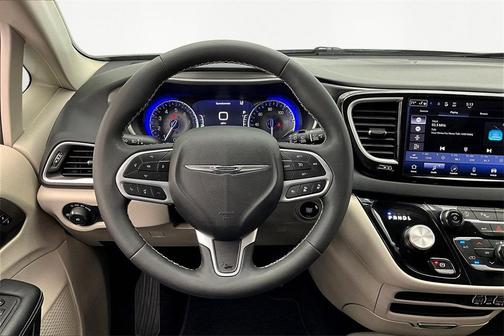 2024 Chrysler Pacifica Touring-L