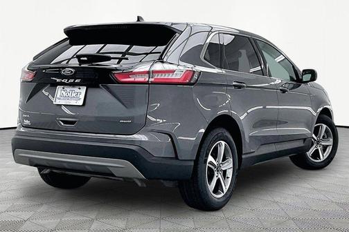 Gray Metallic 2024 Ford Edge SEL