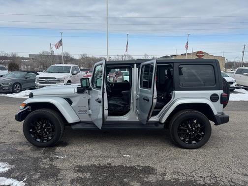 2023 Jeep Wrangler 4xe Sahara
