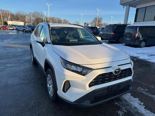 2020 Toyota RAV4 LE